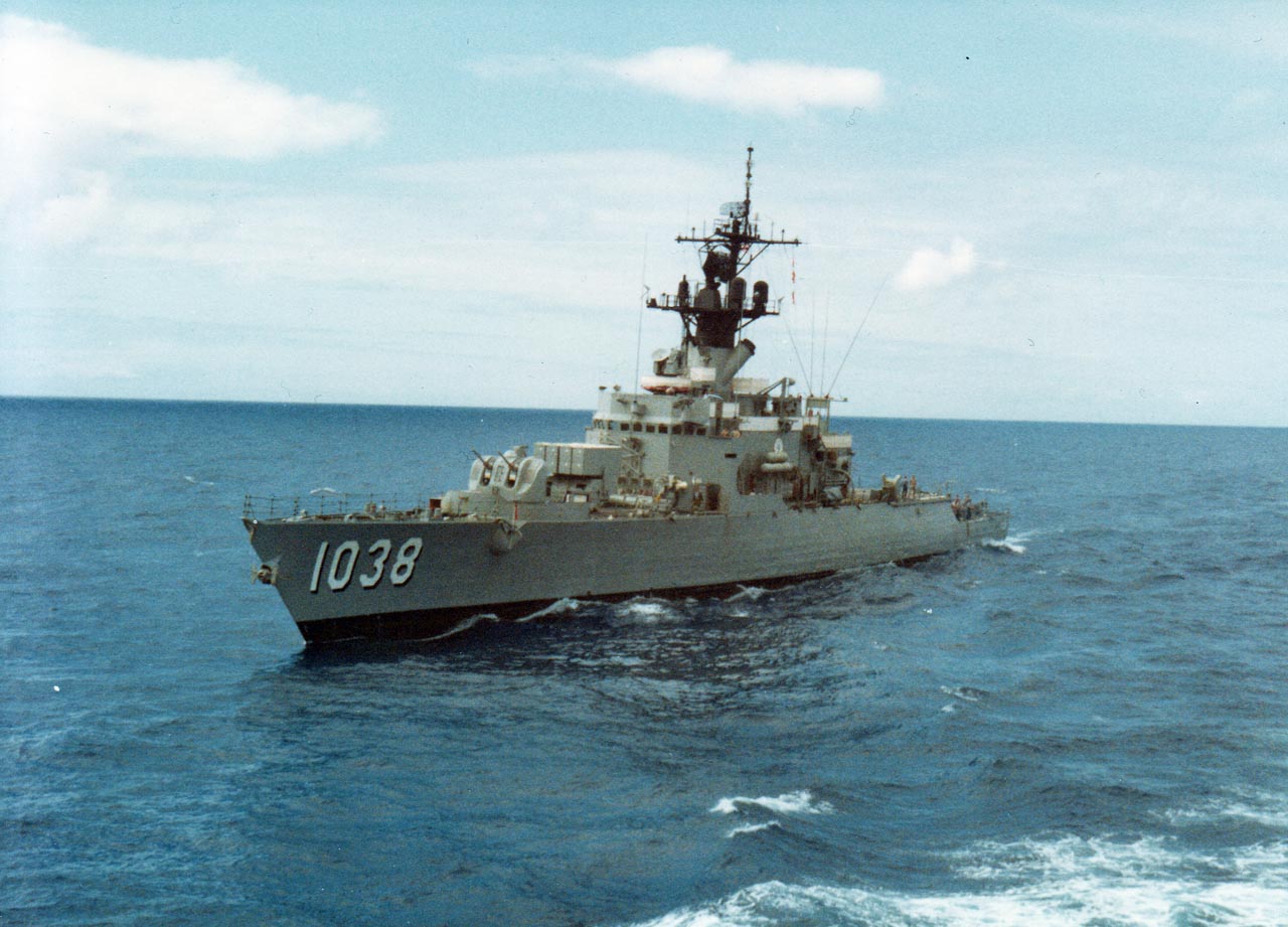USS McCloy 01