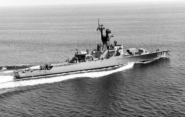 USS McCloy 02