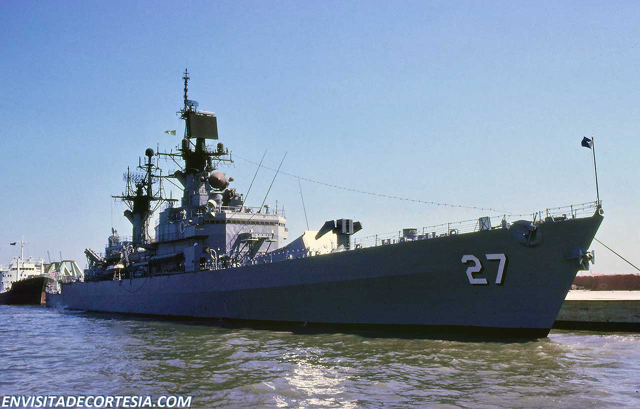 USS Josephus Daniels CG27 01