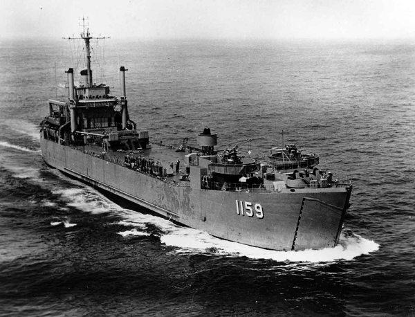 USS Tom Green County LST1159 01 - NHHC