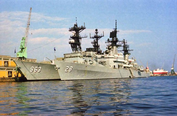 USS Wainbright &amp; USS Spruance - 16-04-1980 - JMF