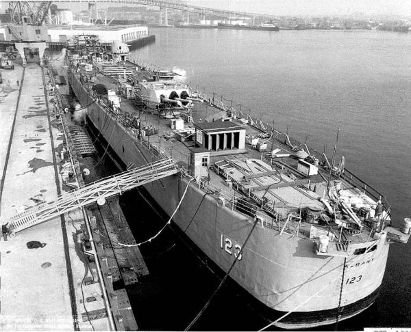 USS Albany CA123 03 - NVS